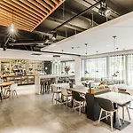 Adagio Amsterdam South 4*