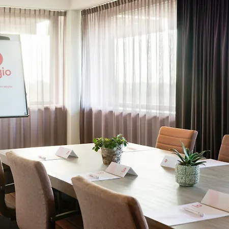 Adagio Amsterdam South 4*