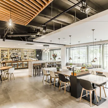Adagio Amsterdam South 4*