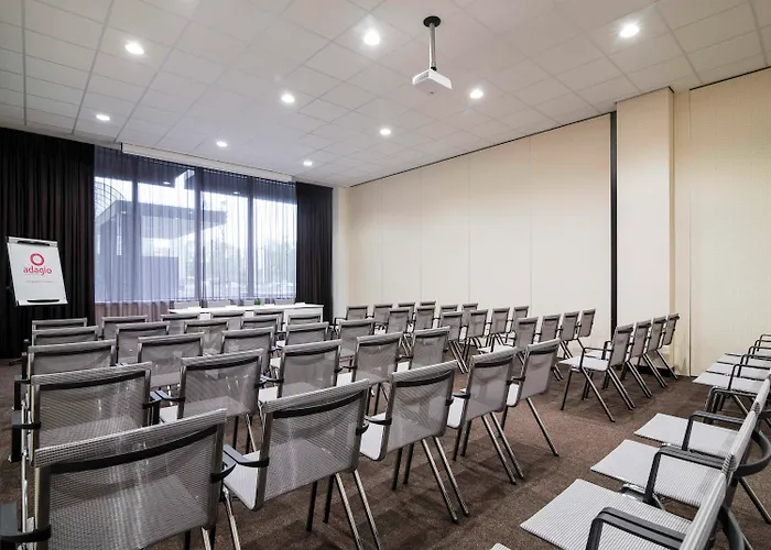 Adagio Amsterdam South 4*