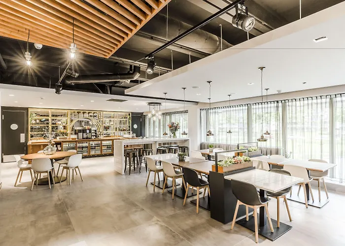 Adagio Amsterdam South 4*