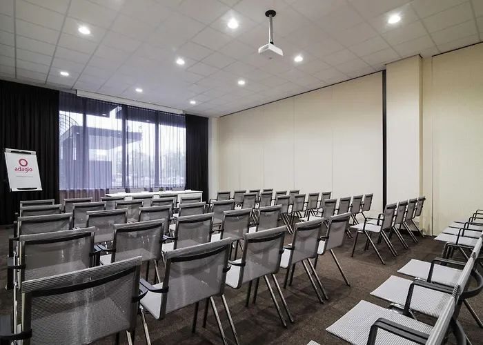 Adagio Amsterdam South 4*